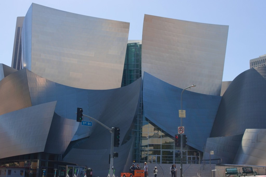 Curved metallic building exterior