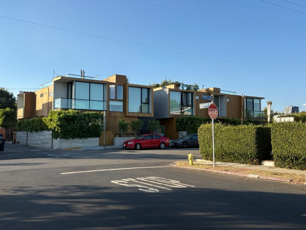 Contemporary low-rise residential building